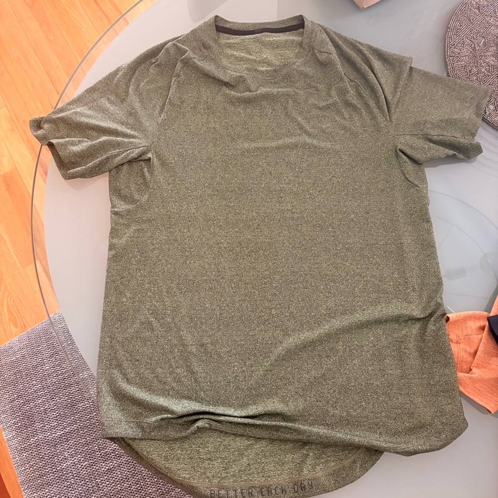 lululemon athletica Men's Heathered Orange Short Sleeve Crew. All theee 30 b - Picture 3 of 3